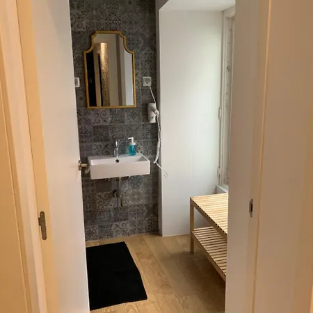 Leaseboa Suites בית הארחה