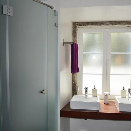 Leaseboa Suites בית הארחה